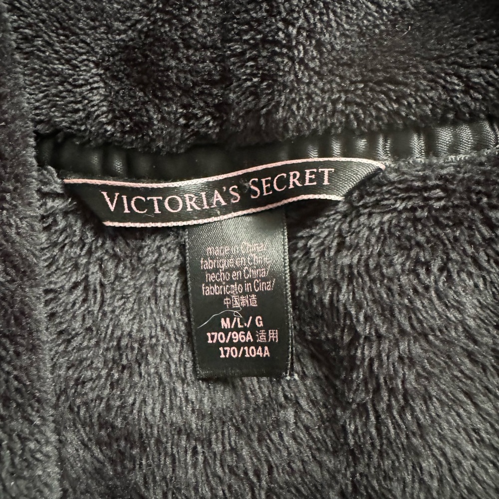 Victoria Secret Robe - Picture 2 of 3
